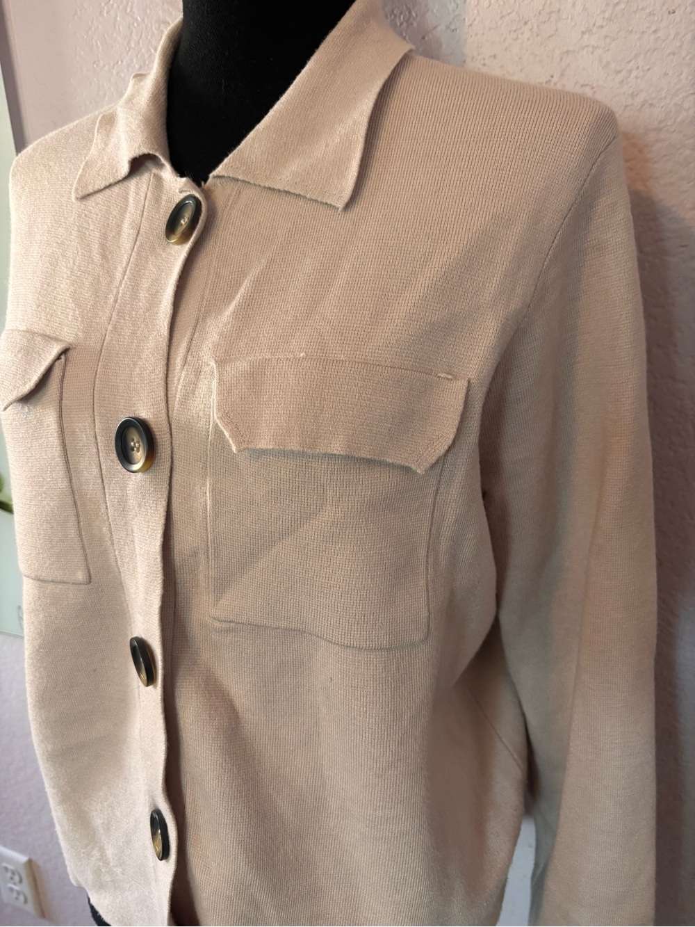 Tahari shirt size medium - Picture 2 of 6
